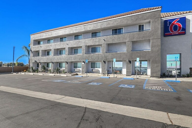 Hotel Red Lion Inn & Suites Perris