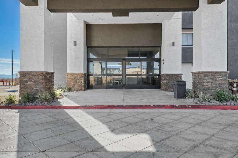 Hotel Red Lion Inn & Suites Perris