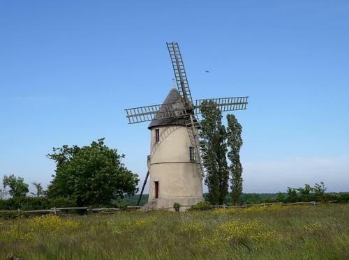 Moulin � Vent Le Champ Du Trail