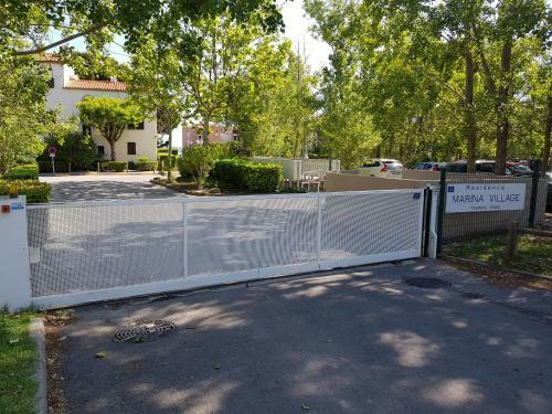 Apartamentos Marina Village