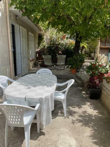 Villa T4 � 100m De La Plage