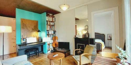 Chic Apart With Piano In Parisian Style