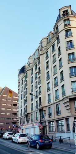 Chic Apart With Piano In Parisian Style
