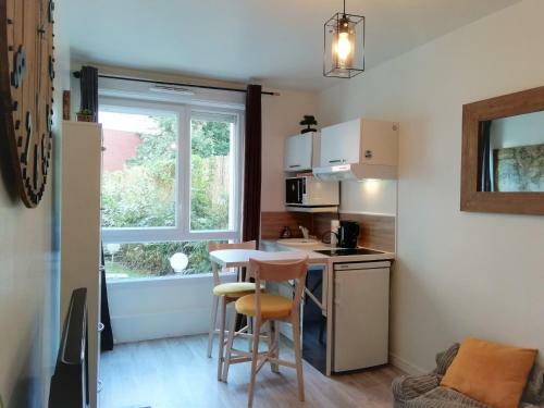Chic And Spacious Apart With Terrace And Parking