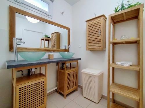 Chic And Spacious Apart With Terrace And Parking