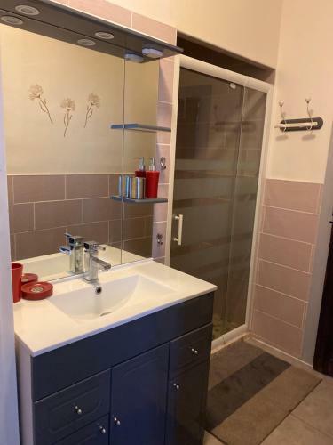 Hostal Chambres Et Table D'h�tes Le C�dre Aveyron