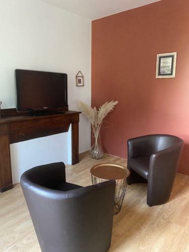 Hostal Chambres Et Table D'h�tes Le C�dre Aveyron