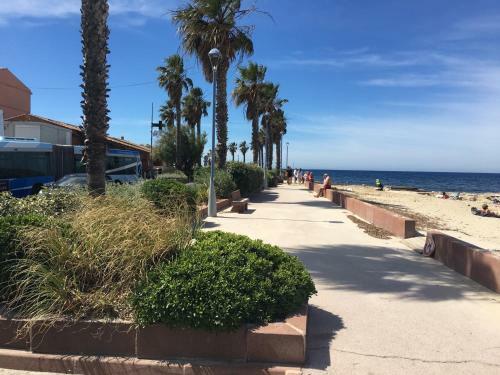 Apartamento Studio � 50 M De La Plage Aper�ue Mer