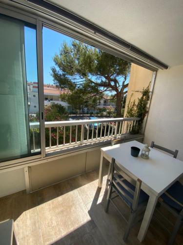 Apartamento Studio � 50 M De La Plage Aper�ue Mer