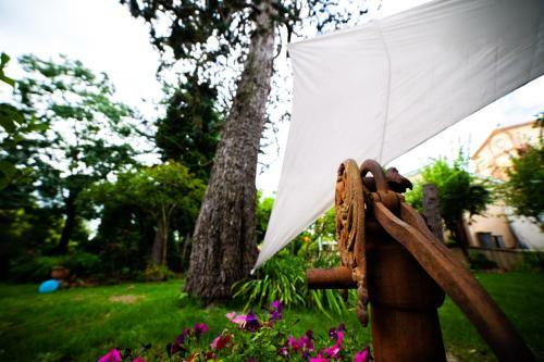 Mirguet Au Jardin