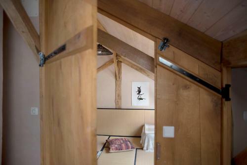 Bed & Breakfast Pas De Deux