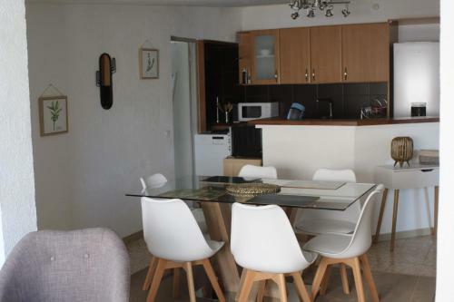 Apartamento Escale, � 150m de La Plage Appt T4 1er �tage