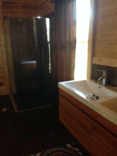 Hotel Diamond John's Riverside Retreat
