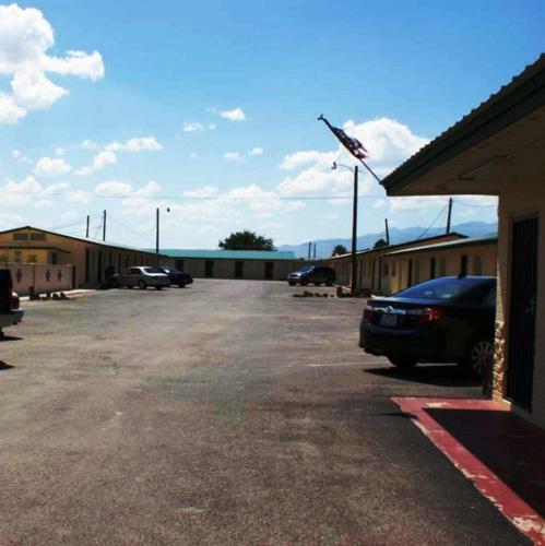 Motel Hwy Express Inn And Suites