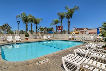 Motel 6 Fontana