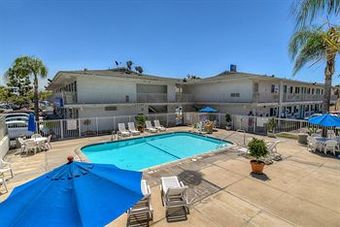 Motel 6 Fontana