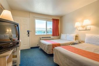 Motel 6 Fontana