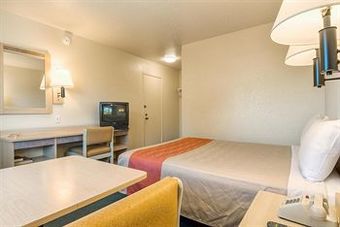 Motel 6 Fontana