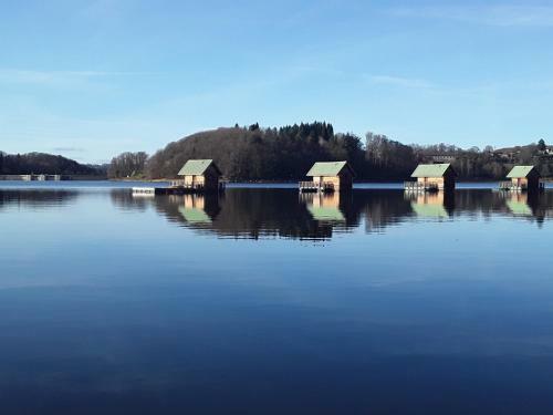 Les Chalets Flottants Des Planquettes