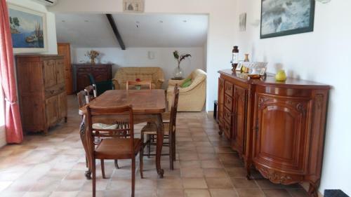 Les Grillons