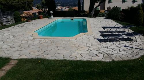 Les Grillons
