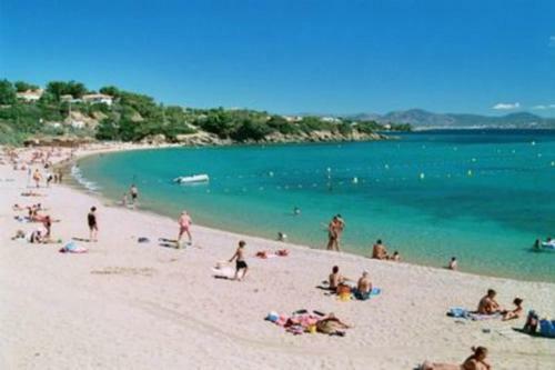 Apartamentos Apt With Pool 10 Min From The Beach