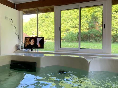 Bed & Breakfast Maison Piscine Et Jacuzzi