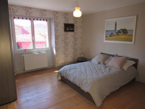 G�te Saint-germain-laprade, 4 Pi�ces, 8 Personnes - Fr-1-582-73