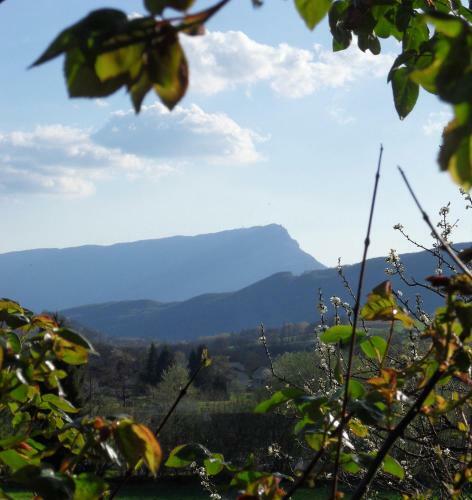 Le G�te De L'antre Lacs