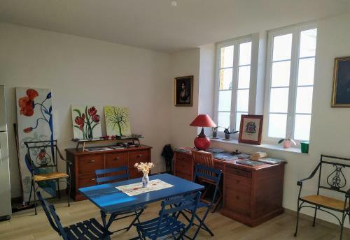 Hostal La Courlande