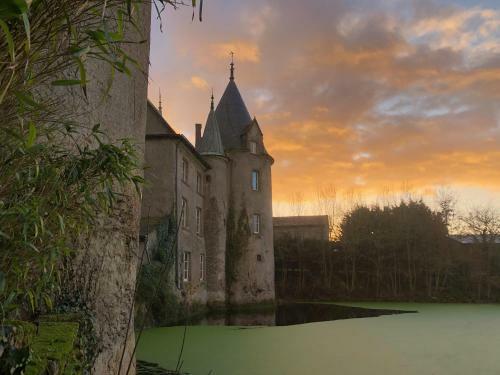 Ch�teau De La Preuille Bed & Breakfast