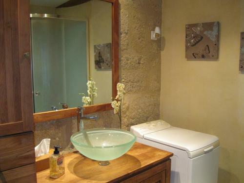Hostal Chambre Maison En Pierre Jacuzzi