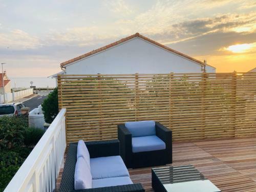 Le Courlis. Terrasse Suspendue, Charme Et Oc�an