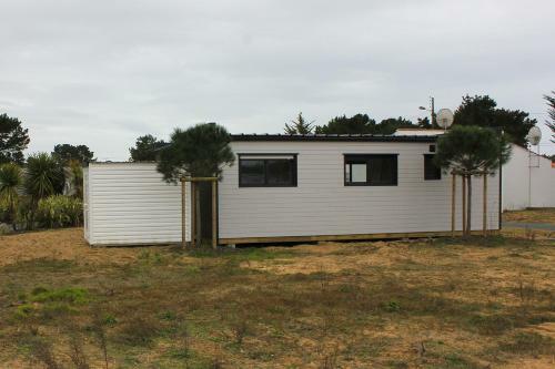 Un Cottage Version Moderne, Dans Un Domaine Avec Piscine