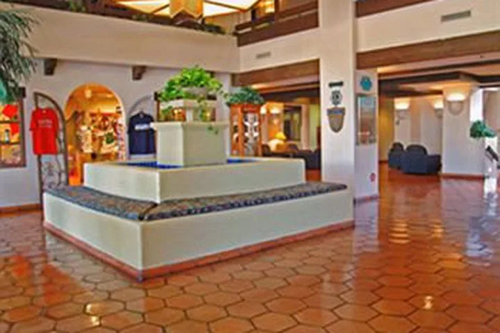 Hotel Four Points By Sheraton Phoenix South Mountain