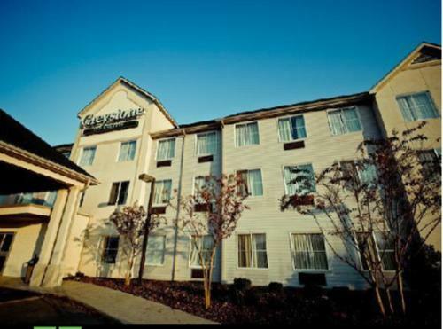 Hotel Greystone Inn & Suites