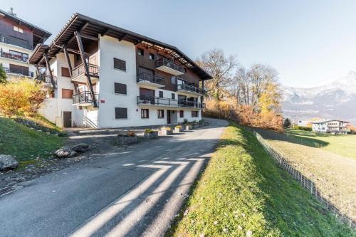 Furnished Apartment In A Quiet Area With A Balcony & Panoramic Views