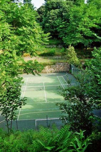Hotel H�tel Du Ch�teau De Cabri�res