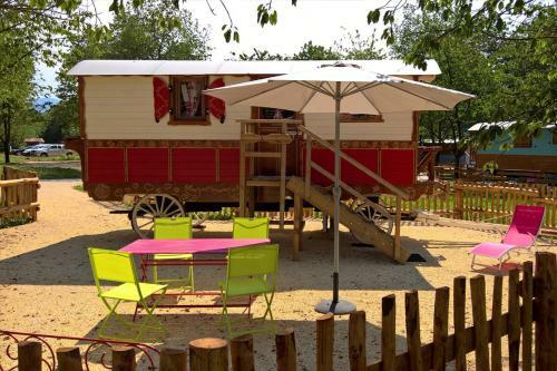 Hostal Roulottes Au Pied Du Vercors