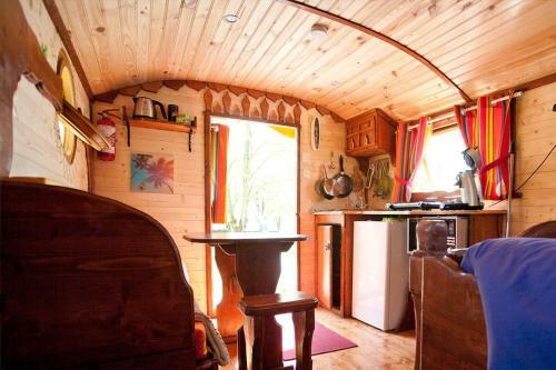 Hostal Roulottes Au Pied Du Vercors
