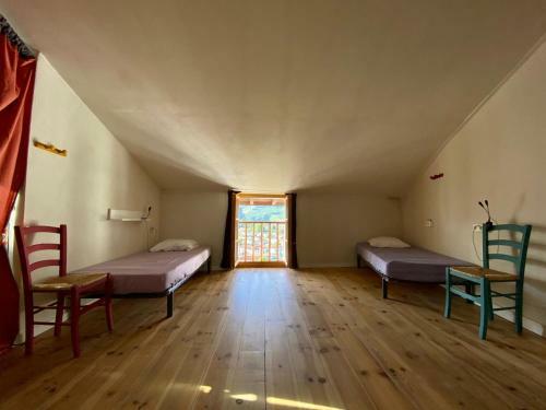Gite De La Porte Saint Jacques: A Hostel For Pilgrims