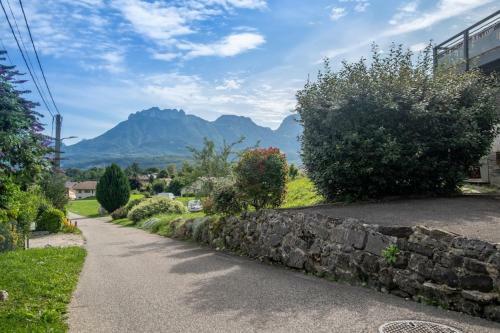 Apartment For 4 People 12 Minutes From Annecy