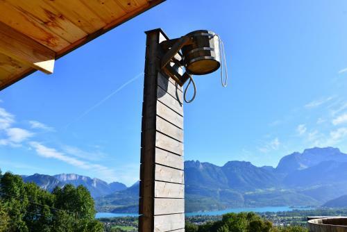 Aux Pr�s Du Lac