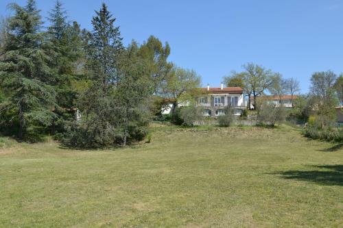 G�te Gard 4-5 Personnes Piscine