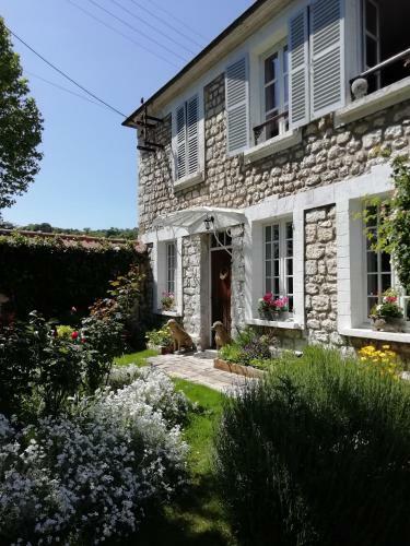 Hostal Avenue Du Ch�teau