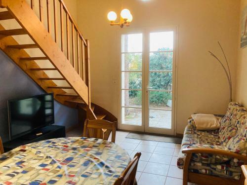 Maison For�t Et Piscine, Les Mas De Vertmarines