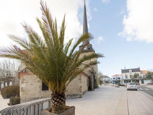 Inviting Holiday Home In Saint-jean-de-monts With Terrace