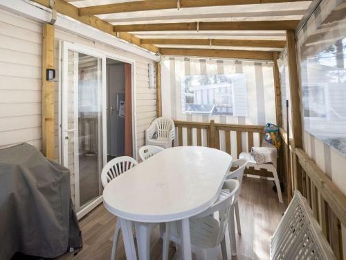 Inviting Holiday Home In Saint-jean-de-monts With Terrace