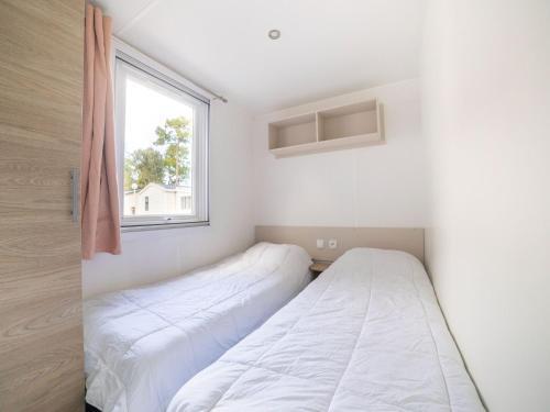 Inviting Holiday Home In Saint-jean-de-monts With Terrace