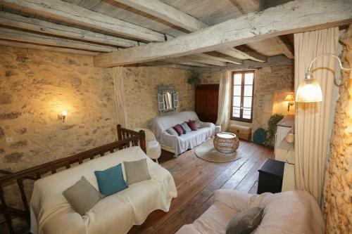 Maison Atypique Dans Cit� M�di�vale